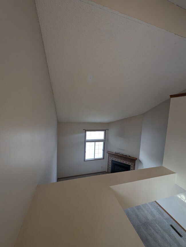 Building Photo - 2583 Bedford Ct