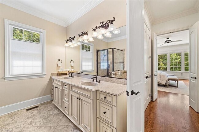 Building Photo - 7517 Henson Forest Dr