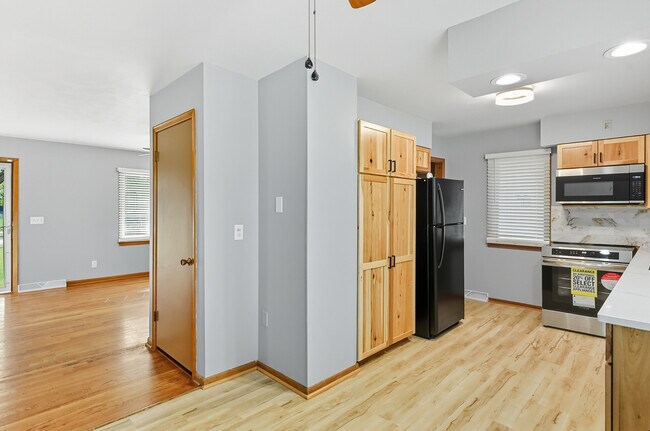 Building Photo - 2710 S 48th Ave