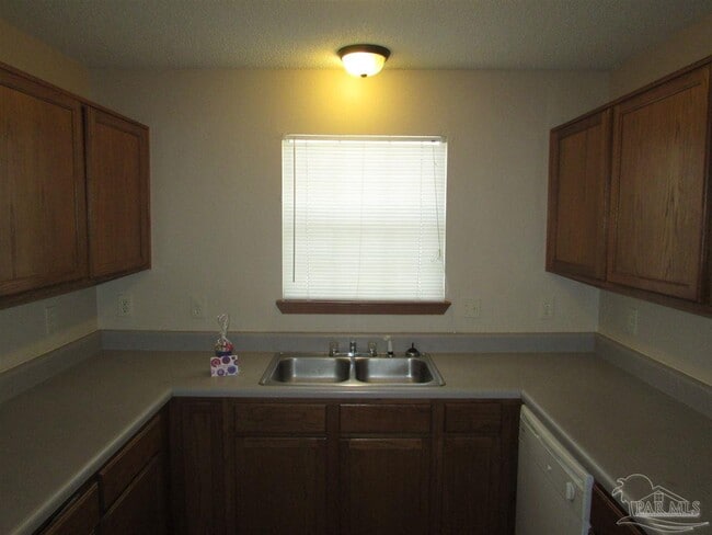 Building Photo - 7135 Pearson Rd