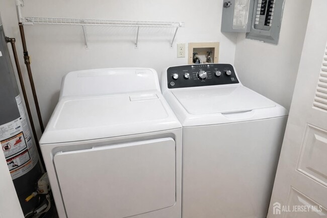 Building Photo - 1413 Pebble Pl