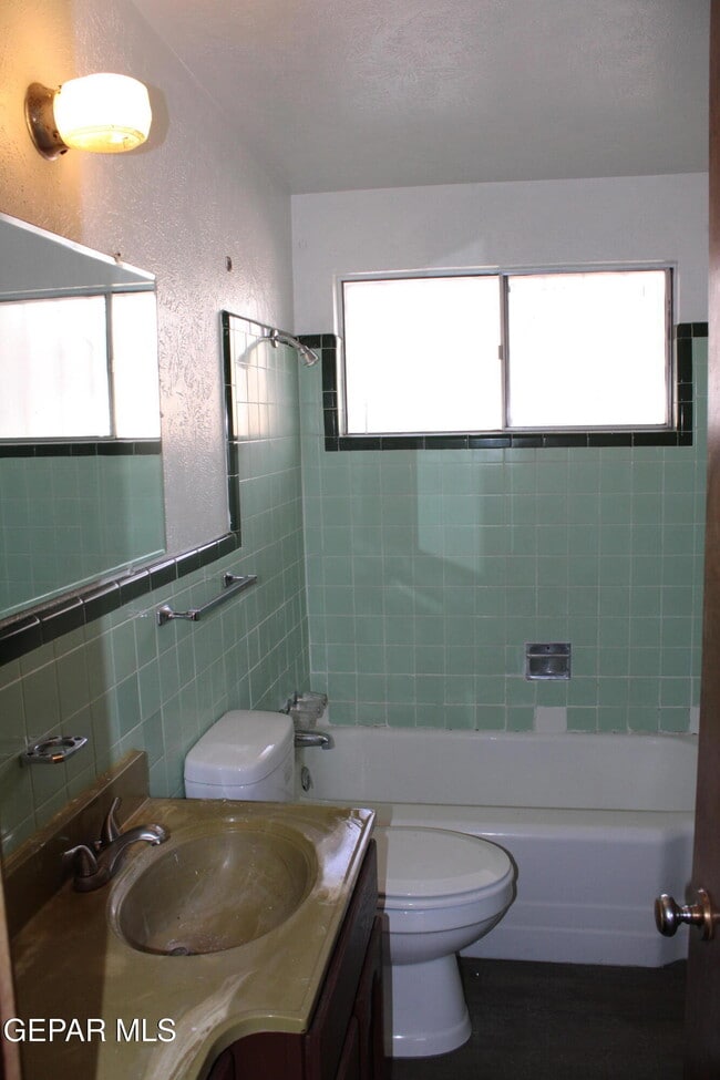 Building Photo - 5229 Cornell Ave