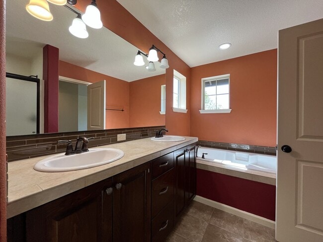 Building Photo - 3BD/3BA Bethany Home with Vaulted Ceilings, Stainless Appliances & Gas Fireplace