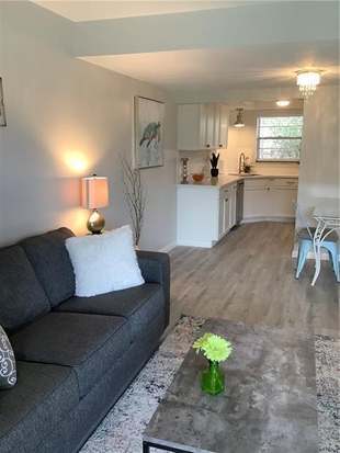 Building Photo - 18081 SE Country Club Dr