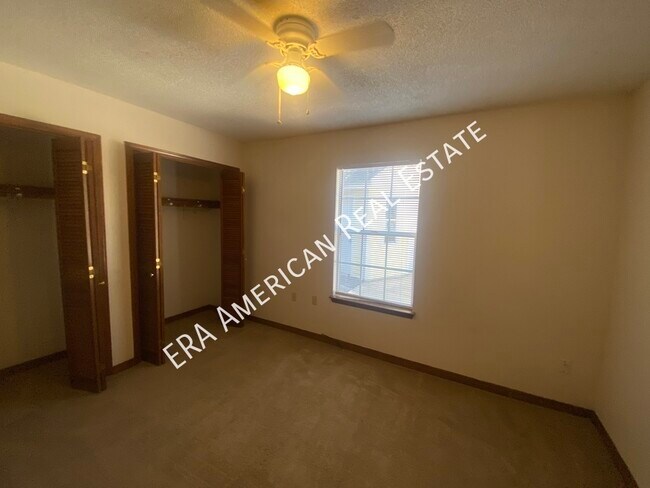 Building Photo - 19 Winfield Way