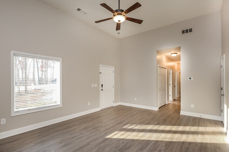 Building Photo - 80 Emmette Dr