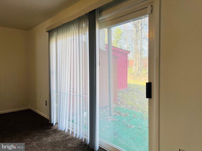 Building Photo - 8613 Seasons Way