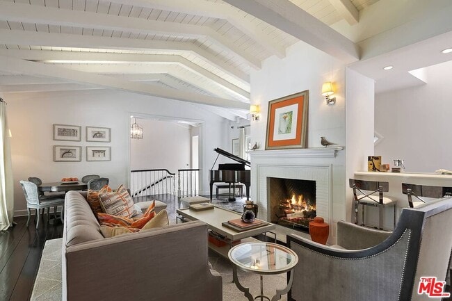 Building Photo - 111 S Glenroy Ave