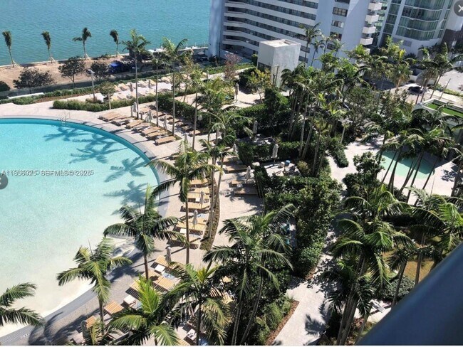 Building Photo - 650 NE 32nd St