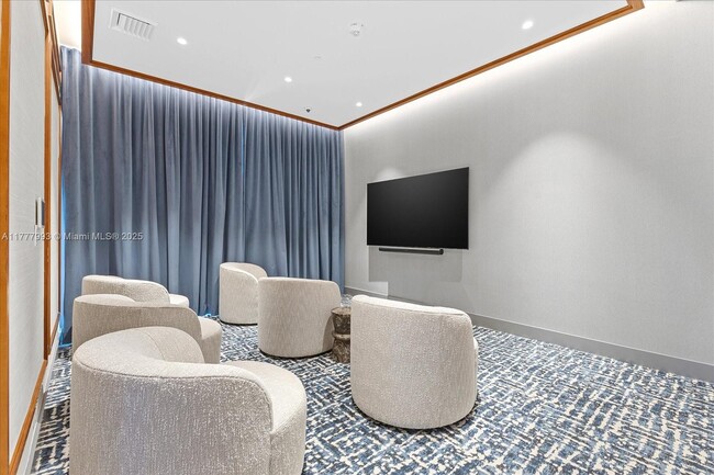 Building Photo - 2655 S Bayshore Dr