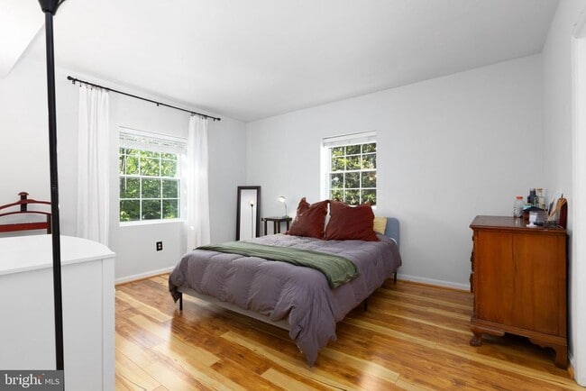 Building Photo - 1900 Key Blvd