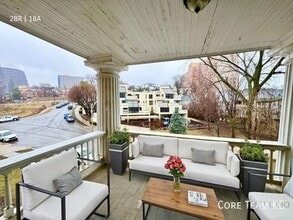 Building Photo - 217 E 46th St