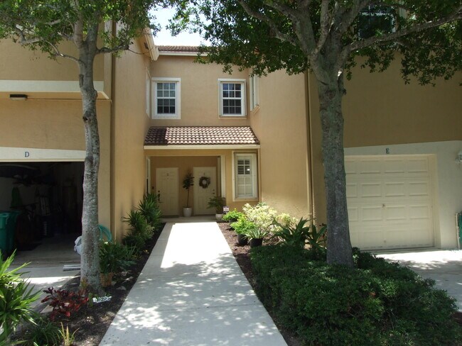 Building Photo - 156 Village Blvd