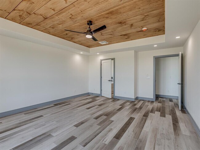Building Photo - 9332 SW 33rd Pl