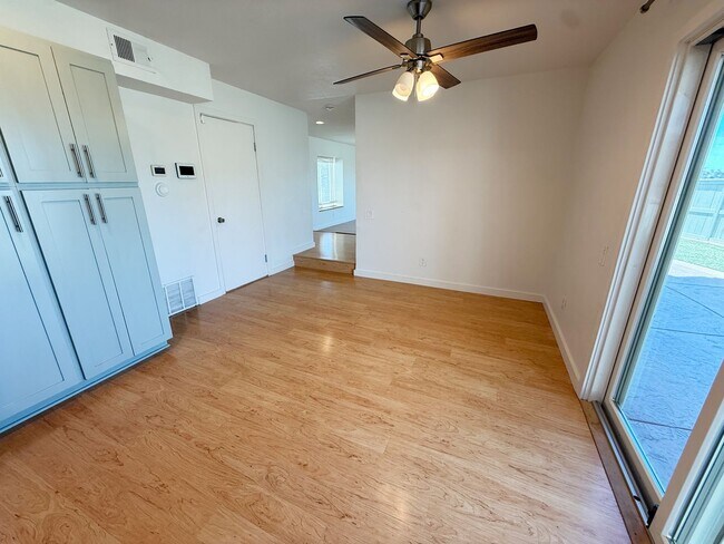 Building Photo - Stunningly Upgraded 3 Bed/2.5 Bath Home