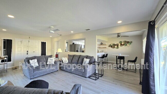 Building Photo - 4279 Island Cir