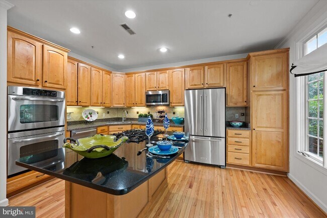 Building Photo - 5015 Waple Ln