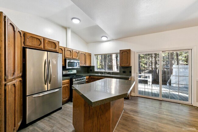 Building Photo - 2235 Texas Ave