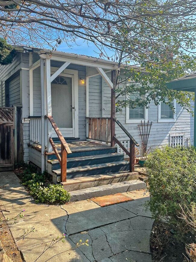 Building Photo - 3738-3742 Randolph Ave