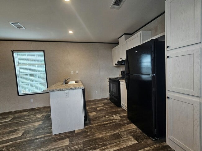 Building Photo - 1011 Myakka Dr