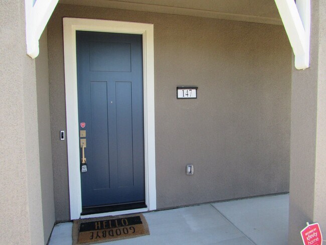 Building Photo - Gorgeous 4 Bed, 2.5 Bath Townhome in Prime Location near Downtown Livermore
