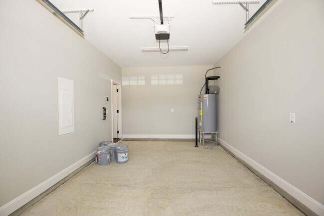Building Photo - "Luxurious 3-Bed Townhouse with Granite Countertops on Juniper Lake Road!"
