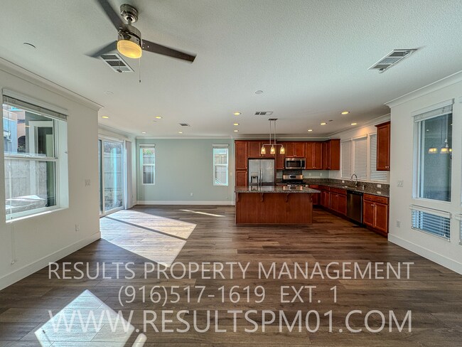 Building Photo - Beautiful 4 Bedroom Home in McKinley Villa...