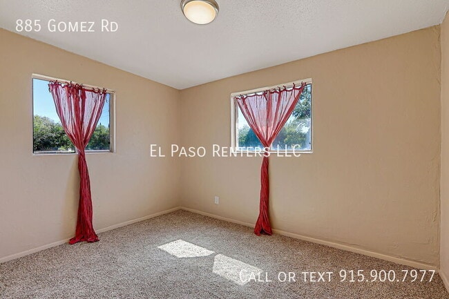 Building Photo - 885 Gomez Rd