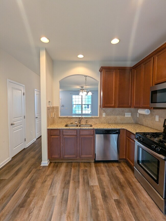 Building Photo - Charming 3-Story Townhome in Shiloh Grove