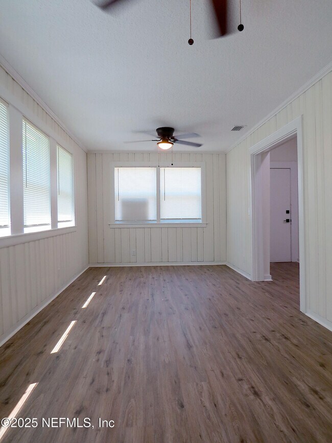 Building Photo - 2071 Southampton Rd