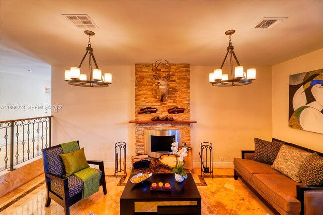 Building Photo - 5826 SW 17th St