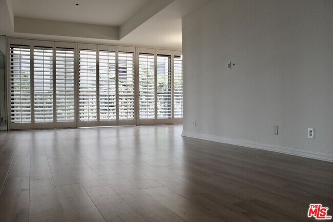 Building Photo - 10790 Wilshire Blvd