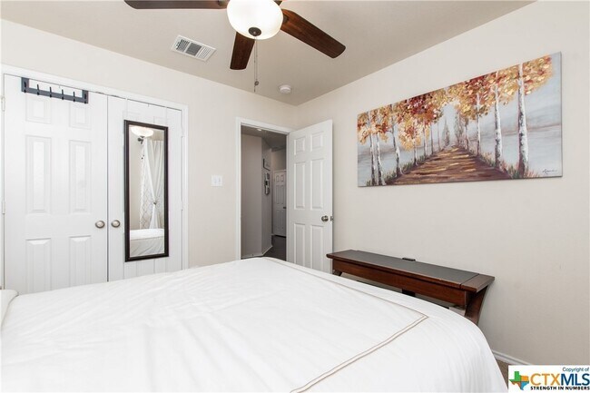 Building Photo - 1112 Sugar Brook Dr