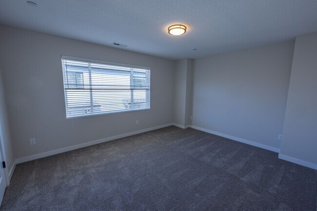 Building Photo - Built in 2024 - 3 bedroom with loft/office. Has AC.