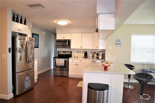 Building Photo - 1468 S Evergreen Ave