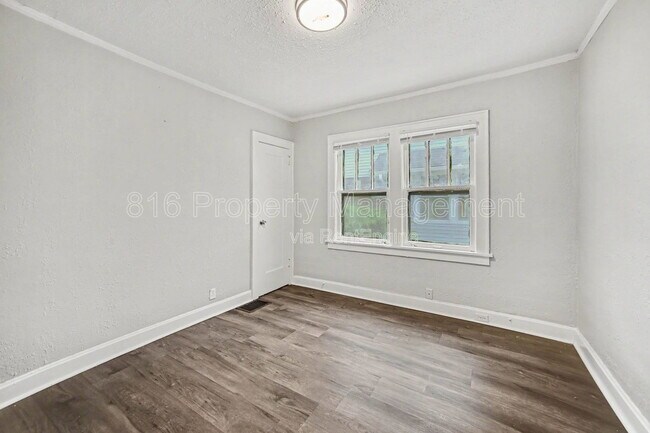 Building Photo - 5114 Brooklyn Ave
