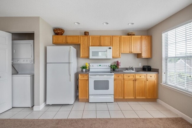 Building Photo - 3253 Stanhope Dr