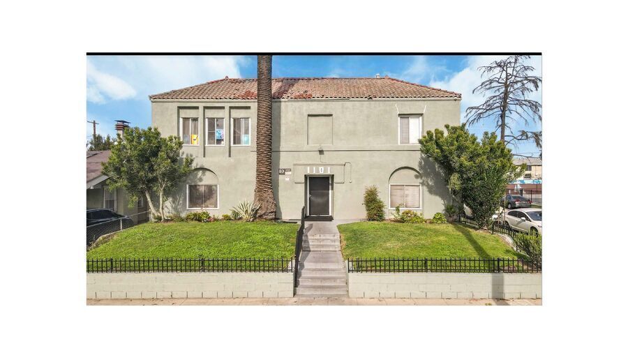 Building Photo - 1101 W 45th St