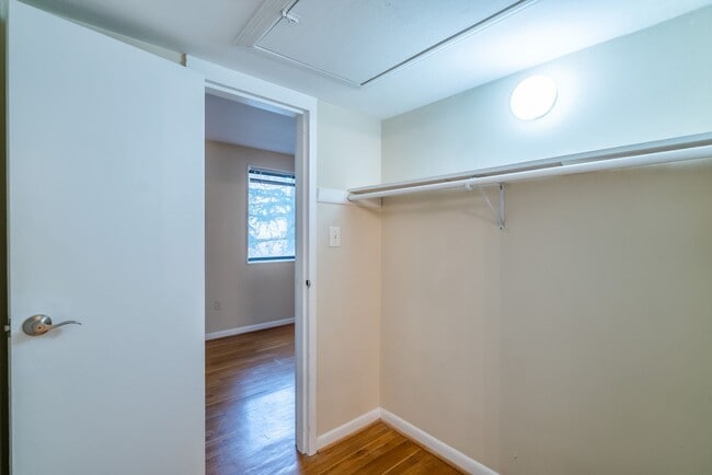 Building Photo - Rare Large Efficiency (552 Sq Ft) Close To...