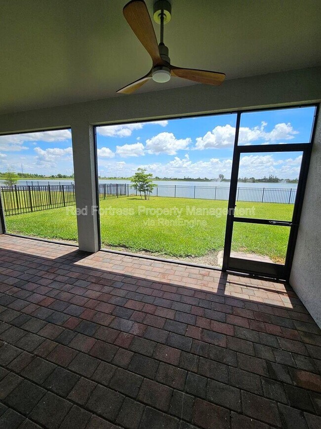 Building Photo - 623 Parkshore Lk Ave