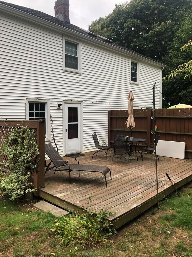 Building Photo - 43 Hemlock Rd