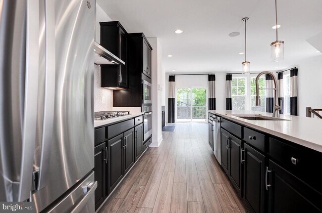 Building Photo - 135 Wake Robin Ct