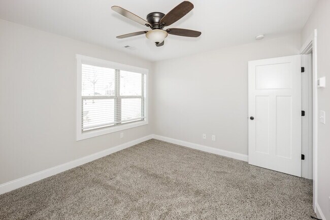 Building Photo - 13 E Field St