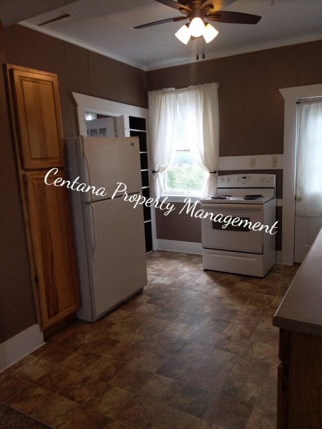 Building Photo - 2 Bedroom 1 Bath walking distance to Montana Tech