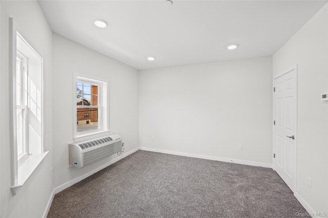 Building Photo - 227 4th Ave