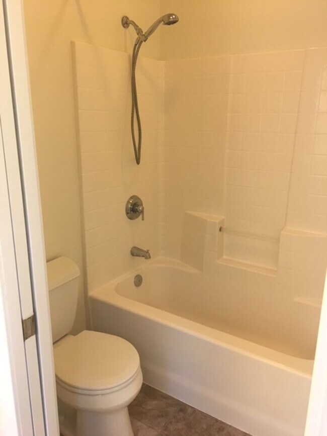 Building Photo - PRELEASING: 3 bed/2 bath House off Samish ...