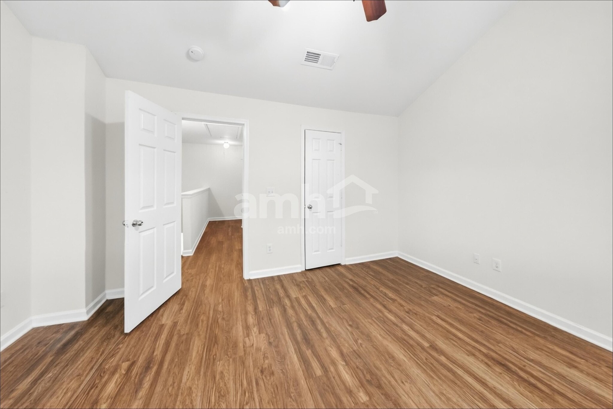 Building Photo - 119 Hidden Creek Dr