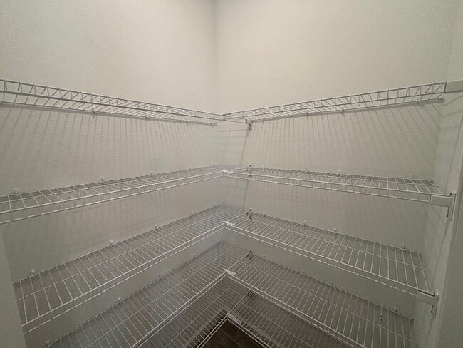 Building Photo - Stunning 3 Bedroom 2 Bath, Great Location! (Freedom Crossing Preserve)