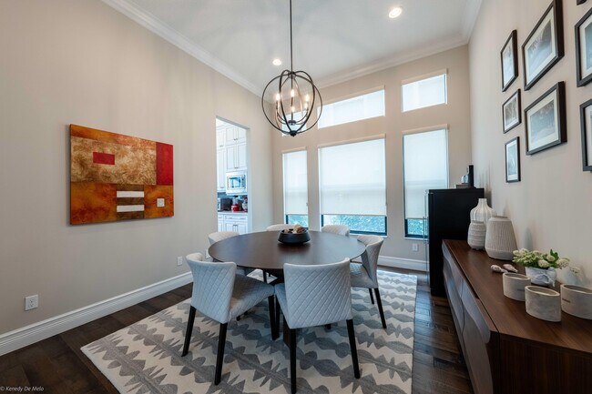 Building Photo - 9368 Eden Roc Ct