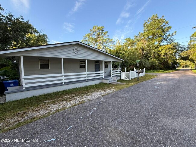 Building Photo - 651 Anderson St